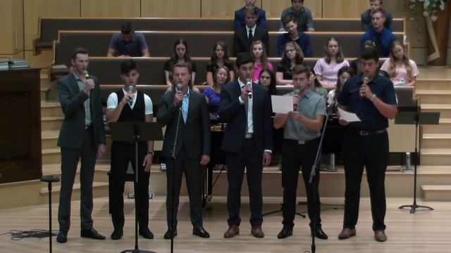 Много в мире есть дорог широких..