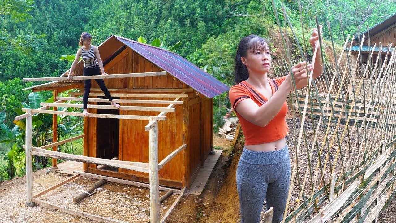 288 дней на строительство бревенчатого дома и деревянной кухни / от начала до конца.