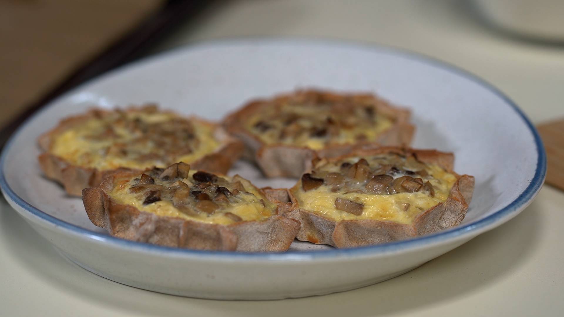 Кухня по заявкам | Табани с зыретом. Перепечи. Окрошка с квашенной капустой | Илья Лазерсон /380