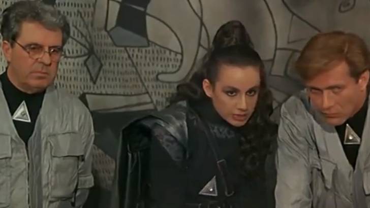 Аня – лейтенант армии евраков / Анна Канакис / кинофильм "2019: После падения Нью-Йорка" (1983)