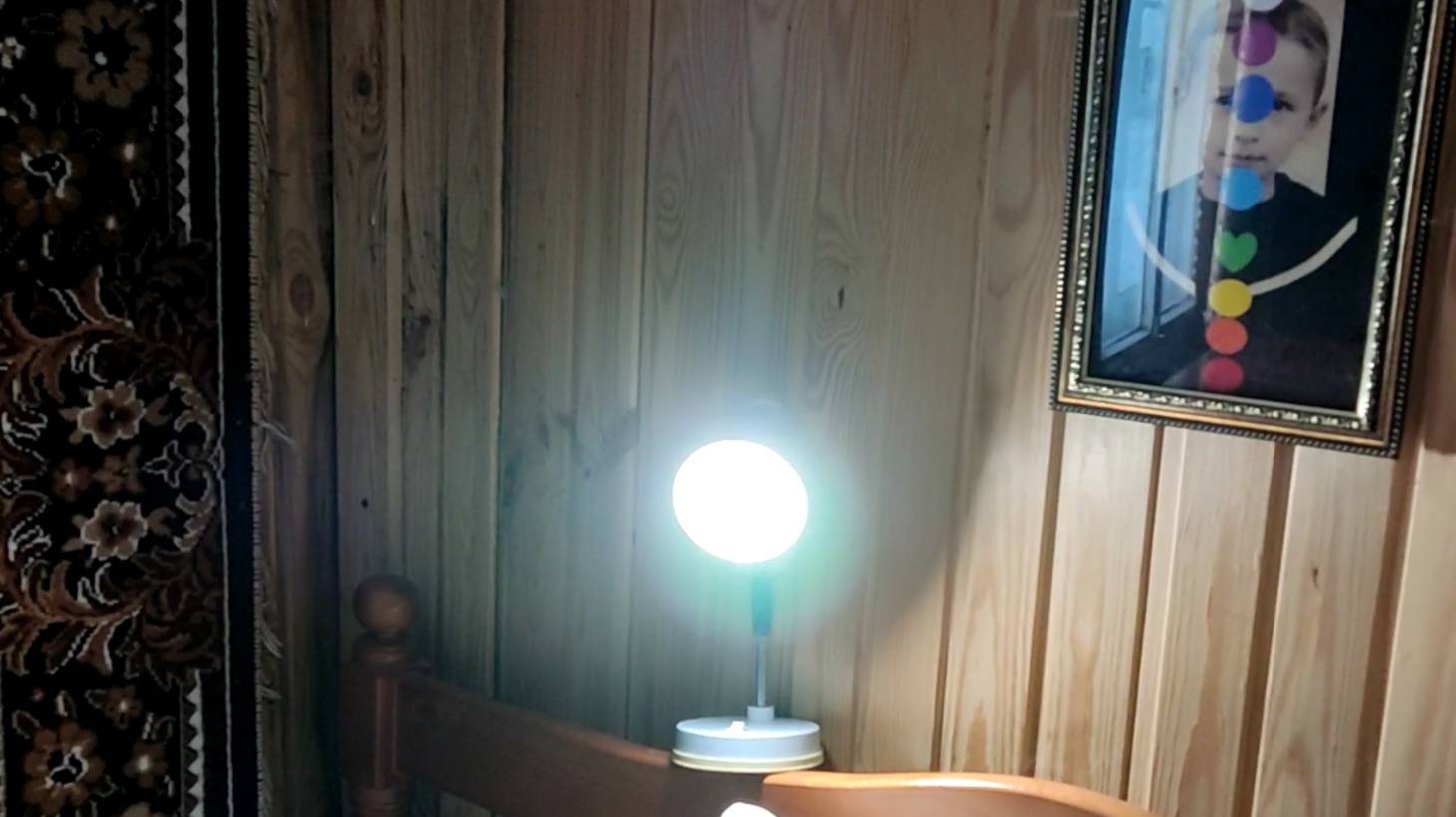 Моргание ОДНИМ глазом на СВЕТОДИОДНУЮ лампу. Вдох А И Да Да А И Да А. Выдох О И Да Да - О И Да А!!