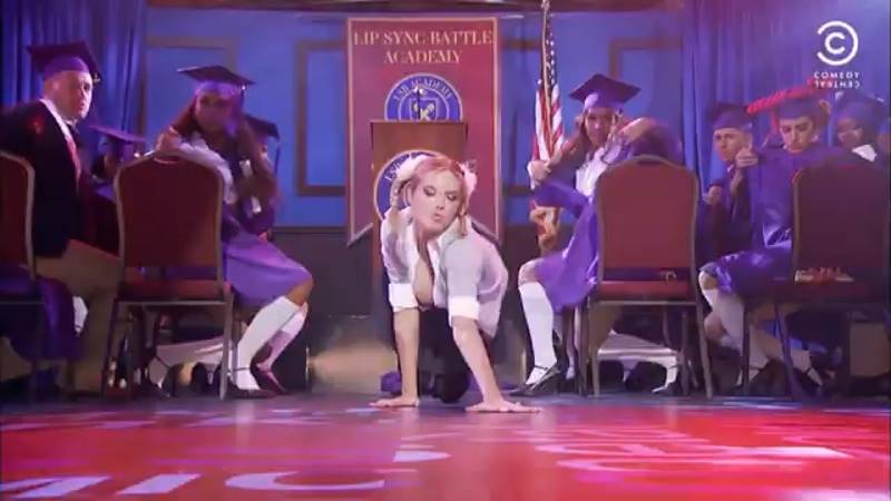 СРОЧНО НАДО ЧТО - ТО МЕНЯТЬ