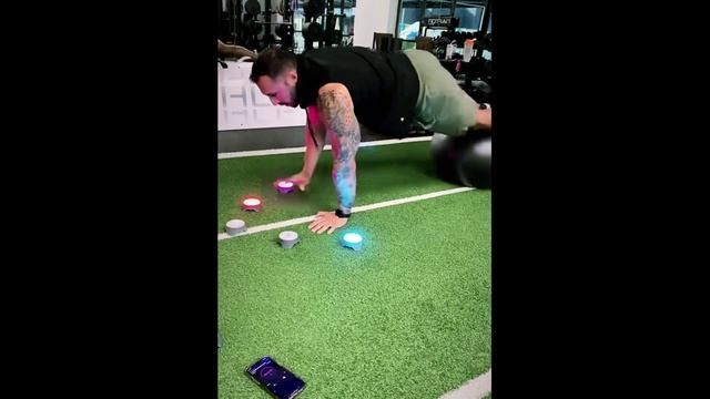 Касание датчиков в планке, баланс на фитболе