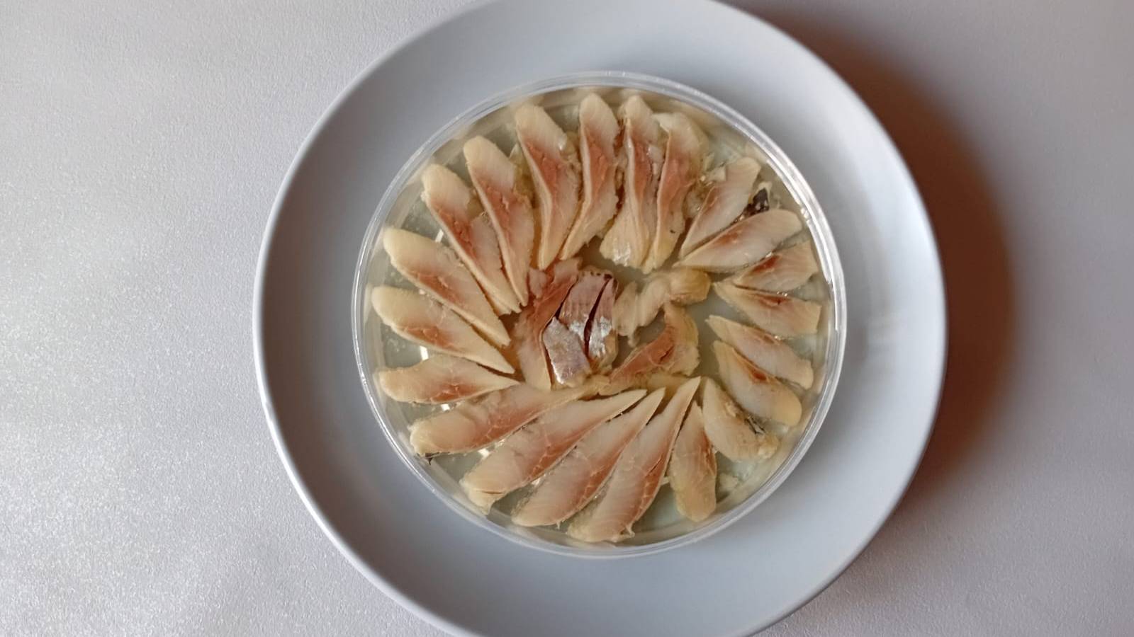 Сельдь на картофеле, закуска с рыбой