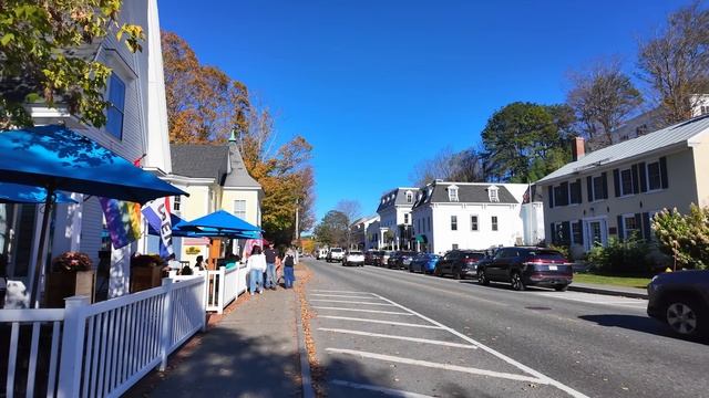 США. Осенняя прогулка по Вудстоку в штате Вермонт в формате 4К