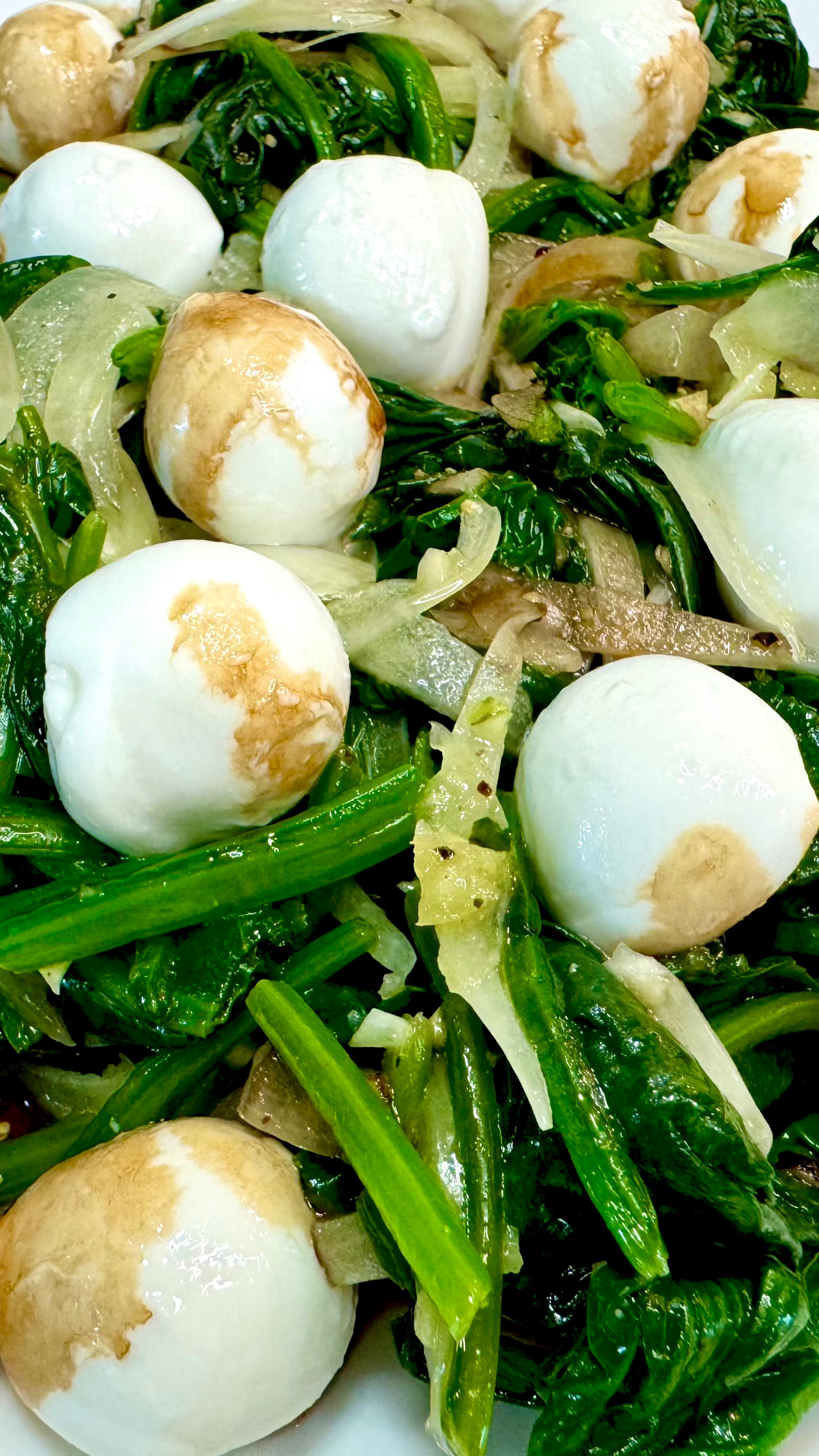 Салат из шпината и моцареллы!