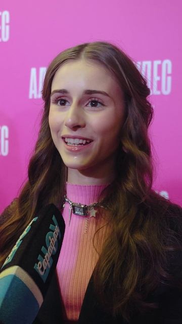 Безумный Шляпник — фаворит Карины Каграманян в фильме «Алиса в Стране чудес» 💖🤠 #shorts #фильм