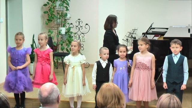 Ансамбль "Фасолька" - "Подарки маме"