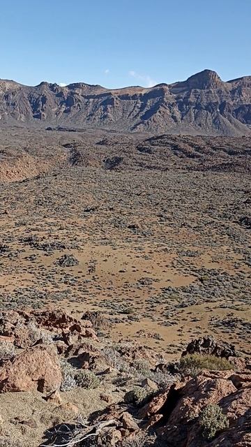 Кальдера Лас-Каньядас — гигантская впадина диаметром 15 км. Тенерифе