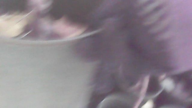 Помогаю родителям - переношу саженцы с открытой площадки в зимнее хранилище