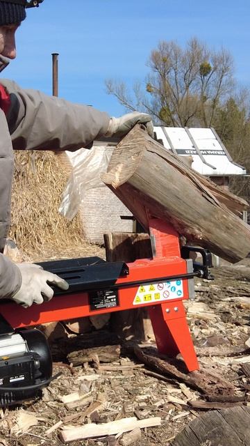 Самый дешёвый гидравлический дровокол на момент покупки! Не топором махать!