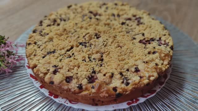 Пирог с яблоками и красной смородиной. Очень вкусный рецепт.