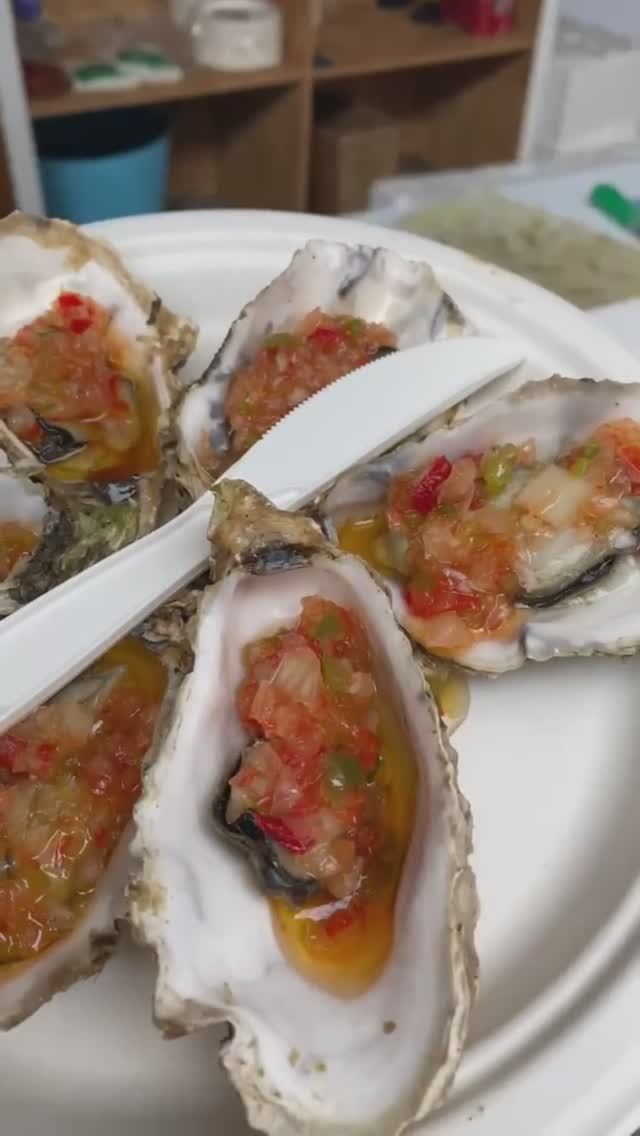 Дегустация морепродуктов на фестивале в О-Грове. Испания