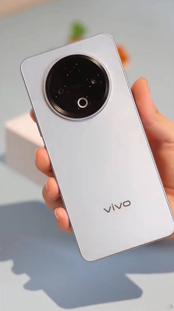 Vivo Y500 -Первое знакомство с заряженным крепышом из поднебесной💥📱 #shorts #VivoY500 #Vivoreview