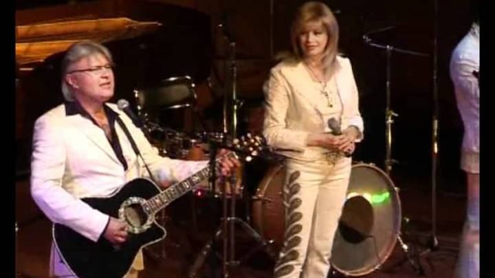 ВИА Самоцветы - Школьный вальс