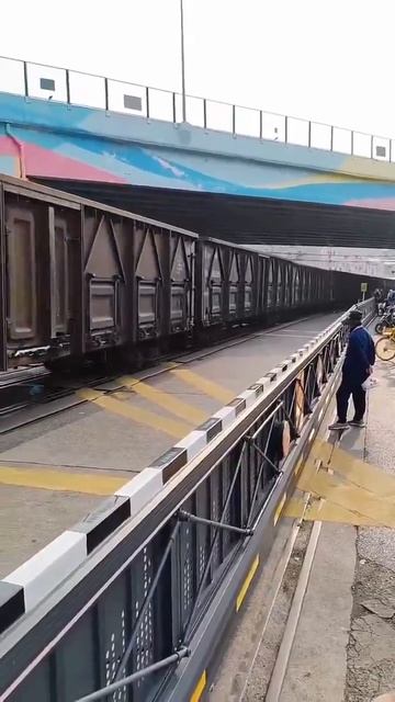 Железнодорожный переезд в Китае