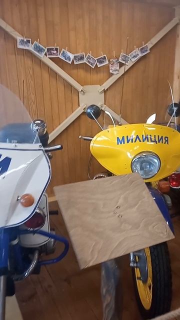 Старинные телефоны, фотоаппараты, фены…