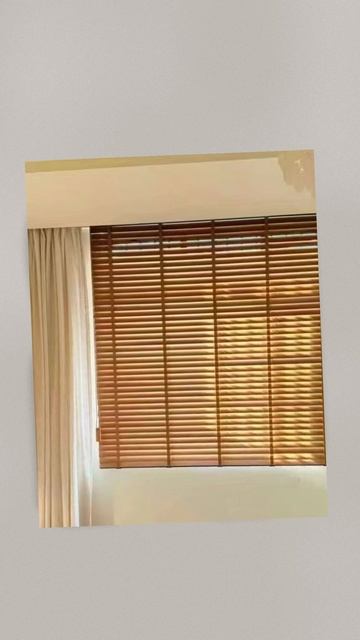 Широкие деревянные жалюзи