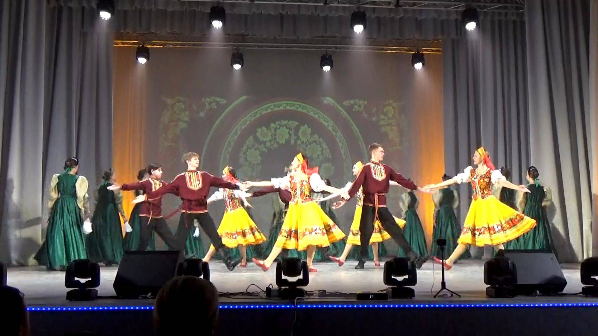 Концерт Русь единая - непобедимая в ДК.Спутник города Вязники. 1-я часть