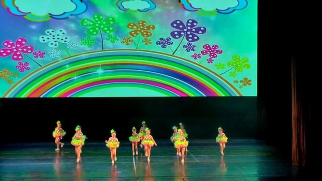 Детский восторг в танце: центр "Пико" исполняет "До-ре-ми" с невероятной энергетикой!