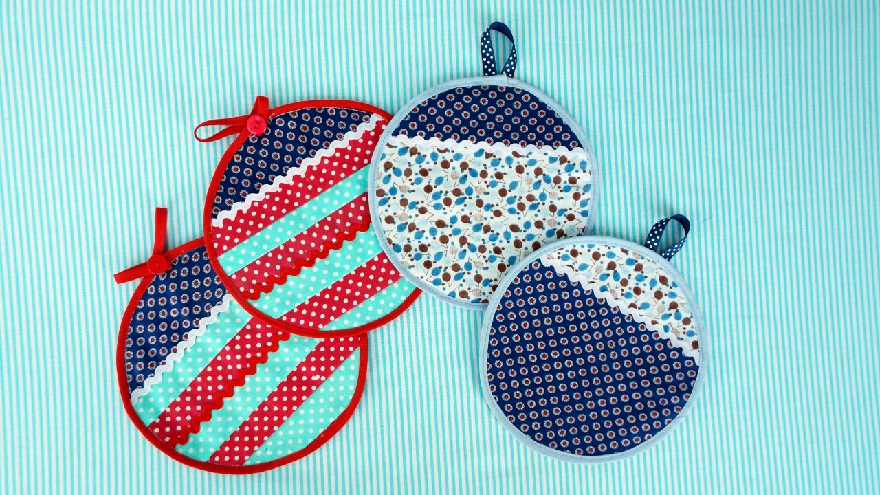 Новогодние подарки своими руками, прихватки Шарики, украшаем кухню. Лоскутное шитьё для начинающих.