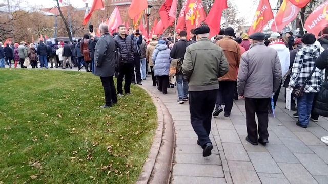 07.11.25.Митинг КПРФ прошел в честь 108-й годовщины Великого Октября
