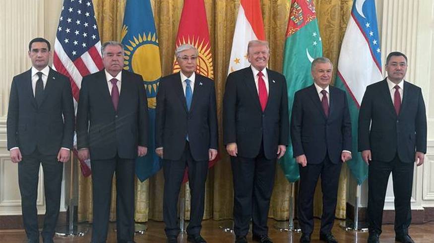 Вопросы и ответы 09 11 2025 Почему начальство США ещё  любят, а РФ - уже презирают