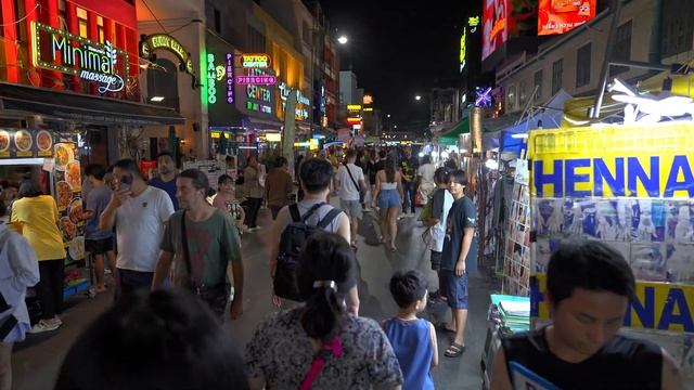 Таиланд. Ночная прогулка по Каосан-роуд в Бангкоке