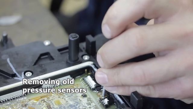 Замена датчиков давления в коробке передач DQ250 02E. Ремонт мехатроника своими руками.