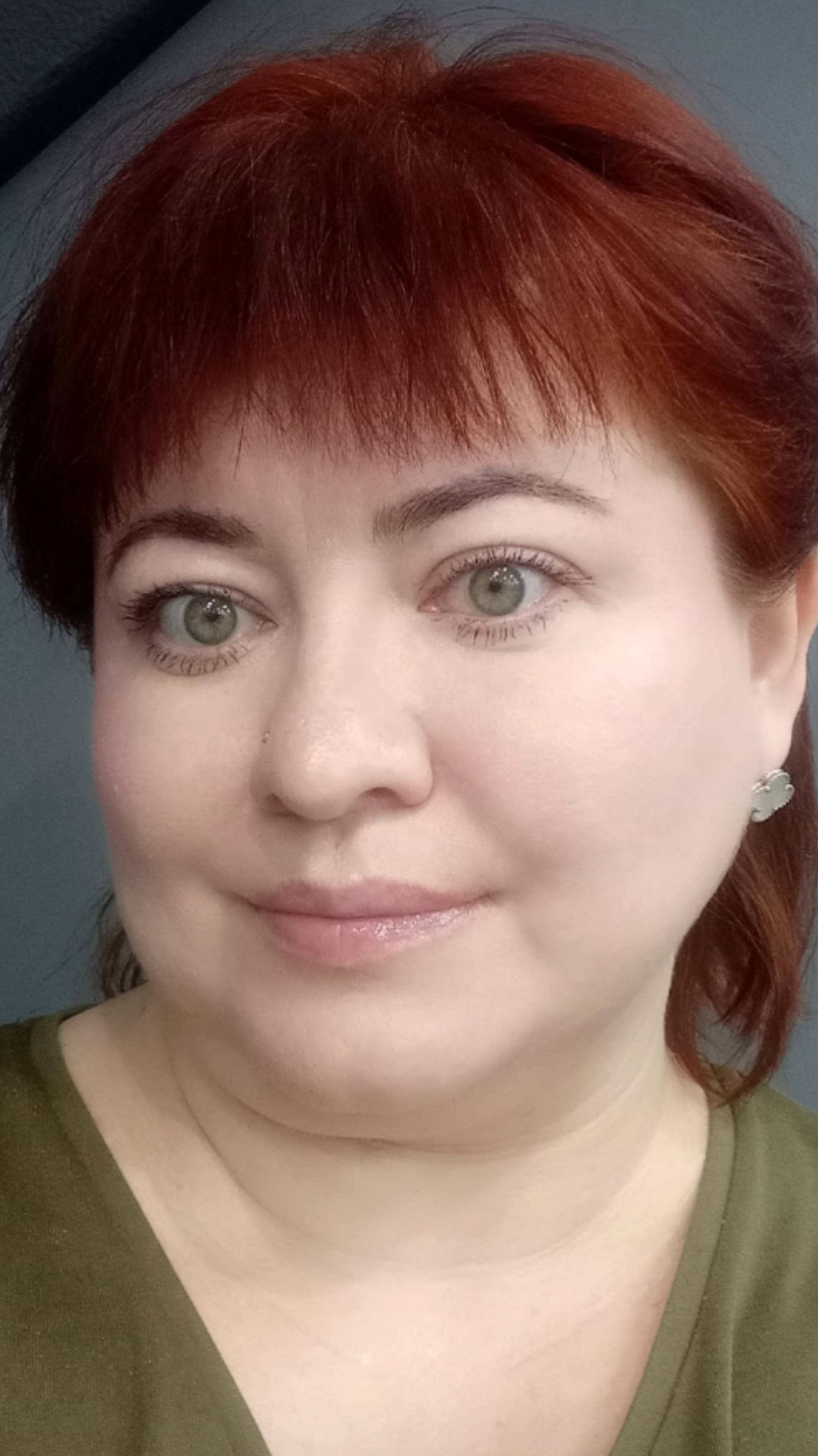 Гольфы Фаберлик и укороченная футболка.