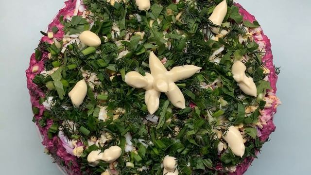 Новогодний вайб. Какие салаты ваши любимые?