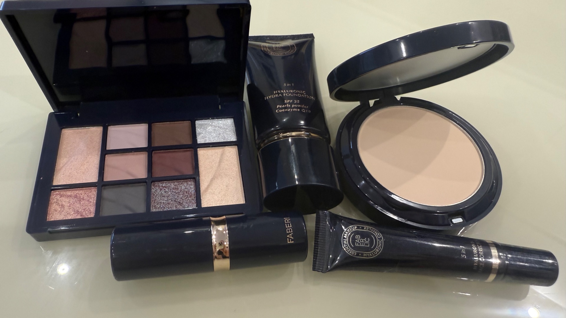 Новая серия от Фаберлик🔥 Гиалуроновый макияж