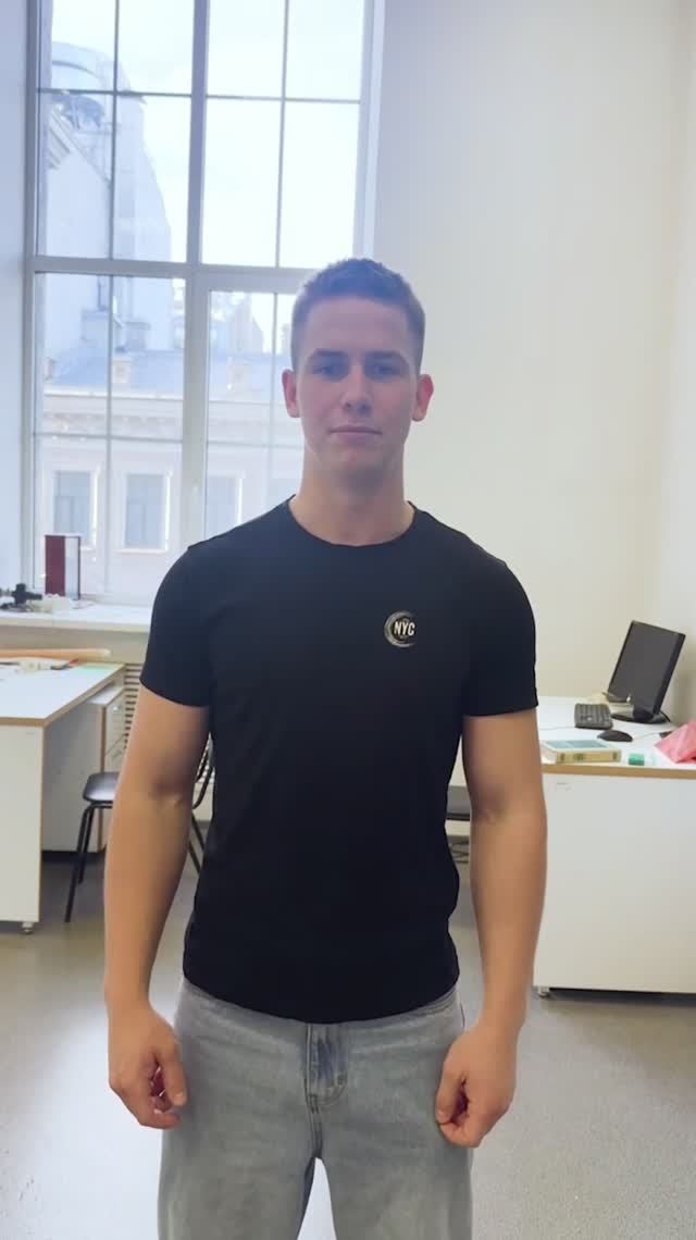 Студенты-физики выражают благодарность своему наставнику в преддверии Дня преподавателя высшей школы