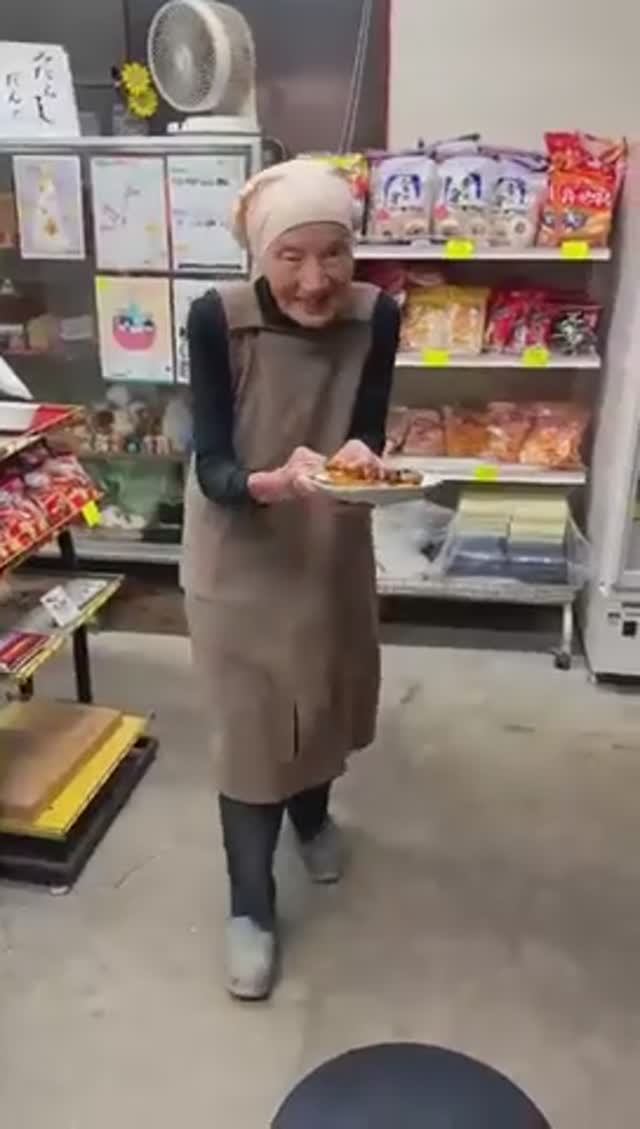 95歳のおばあちゃんが作るみたらし団子昔から変わらず1本100円盛華堂名古屋グルメ japanesefood shorts [get.gt]