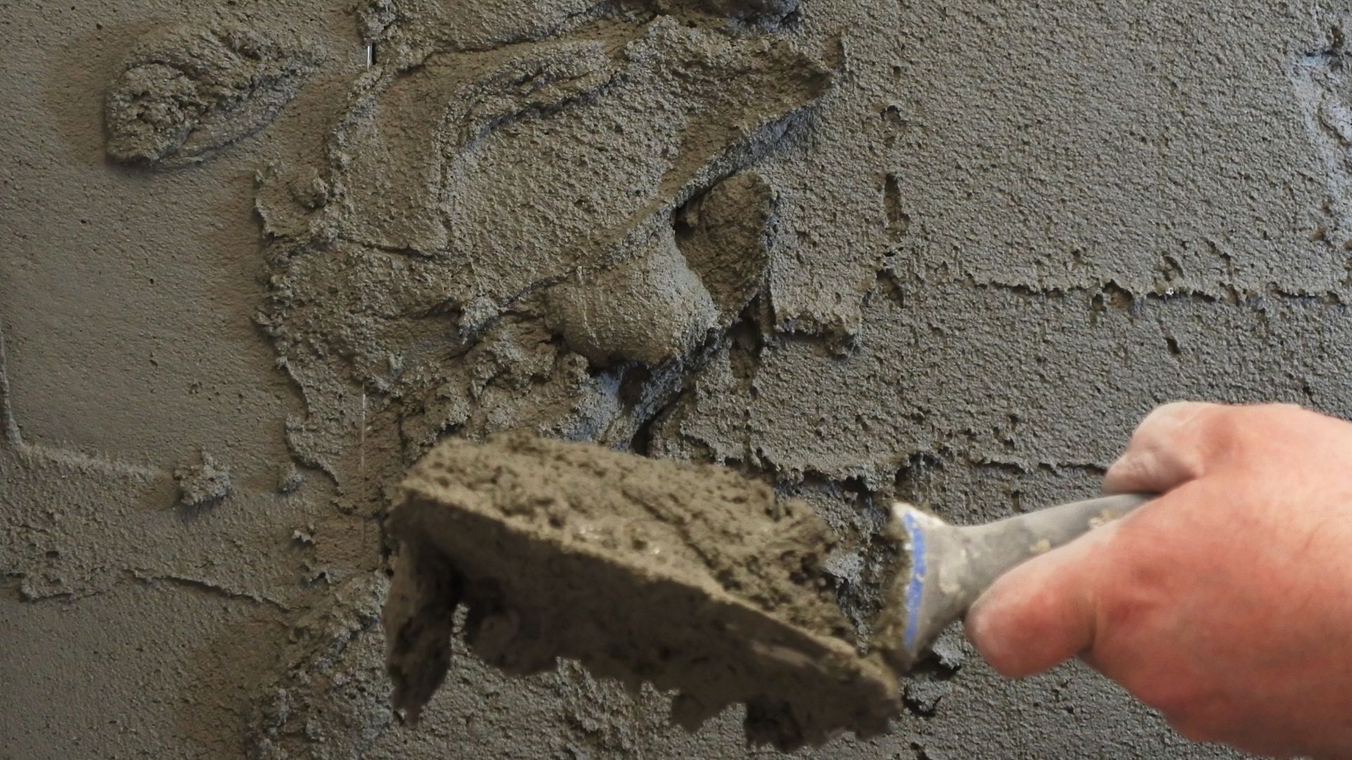 Армированная ФАСАДНАЯ штукатурка БОЛАРС. Набрызг, нанесение по маякам, разравнивание правилом