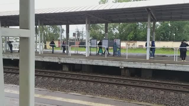 Обухово - платформа пригородной электрички и метро. Зелёная Линия Фрагмент 2