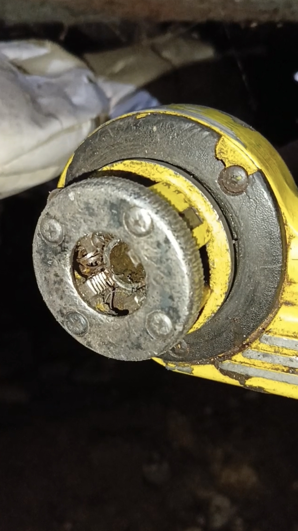 Установка кранов на ГВС.