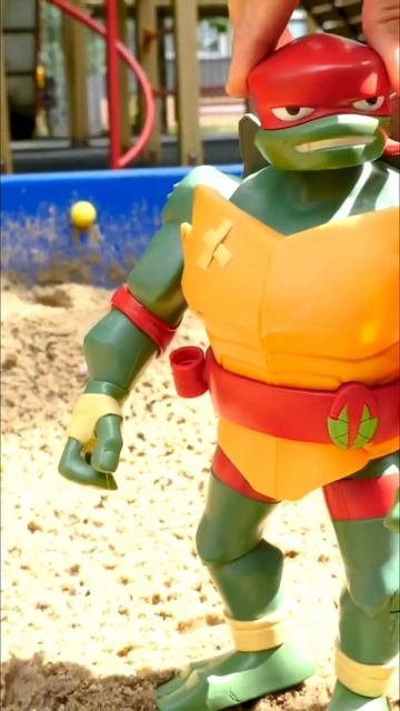 Бунт бактерий заставляет Рафаэля чесаться!🐢🤒#ЧерепашкиНиндзя #шортс #ДляДетей