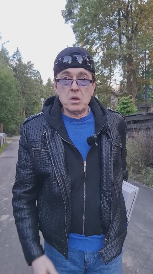 Назойливый бабложор [Персонажи] - Геннадий Ветров