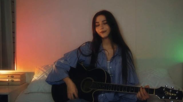 ВОСЬМИКЛАССНИЦА - КИНО Виктор Цой _ кавер на гитаре 🎸 Маша Соседко