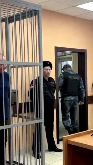 Бывшего зампреда Омской области осудили за получение взятки