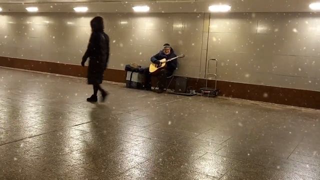 МЕЛОДИЯ по дороге  в ГУМ