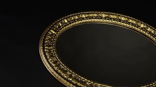 Зеркало в позолоченной раме в стиле неоклассицизм (Италия, начало XXI века)