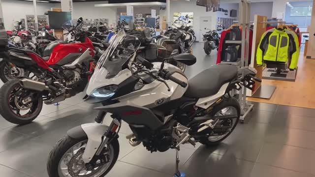 BMW F900XR 2021-2024 Official Video
