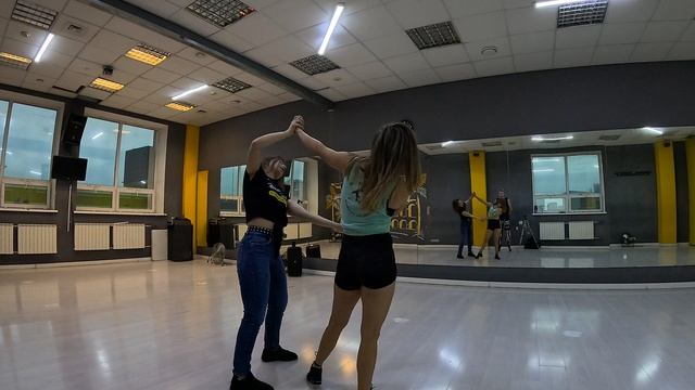 2025-11-18 Занятие 2 (4) ZOUK обучение, FatherSTAR, GX011367