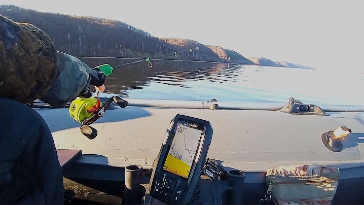 рыбалка в отвес в ноябре с лодки