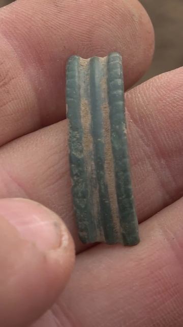 Часть древнего браслета #shorts #древность #браслет  #metaldetecting #другаяжизнь