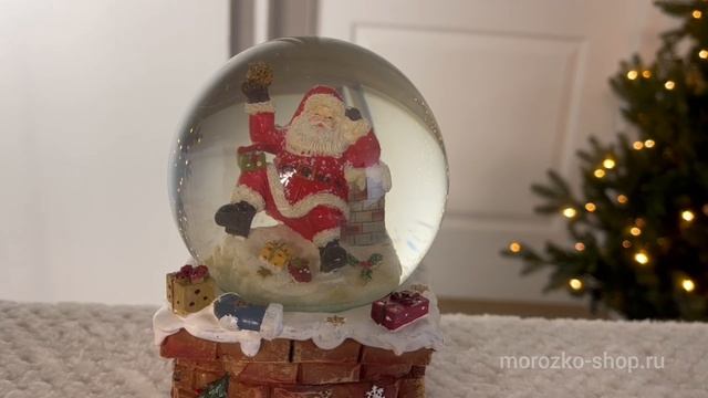 Музыкальный снежный шар САНТА НА ТРУБЕ, 15х10 см, 50-1381