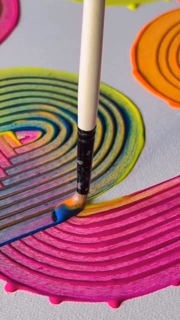 Краской по ткани.