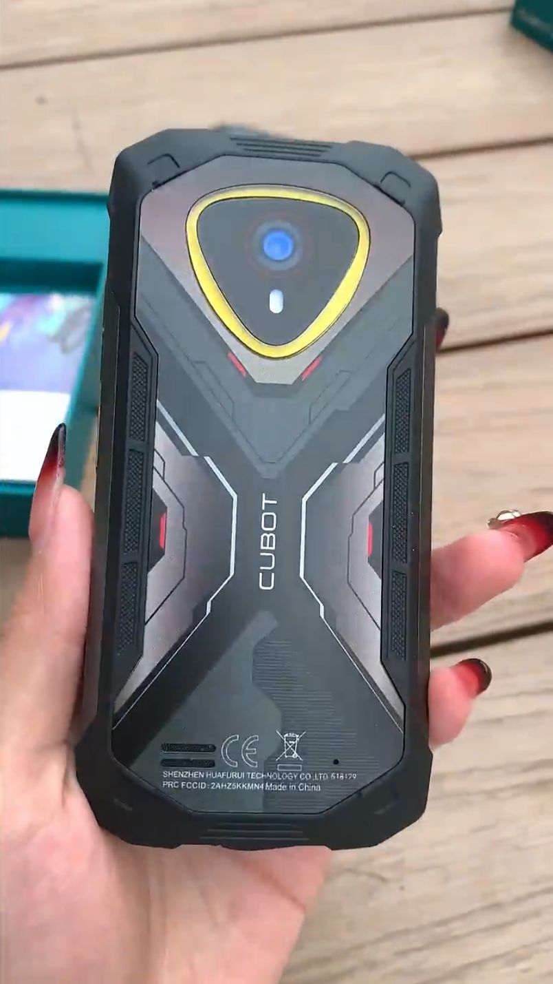 Cubot KingKong Mini 4 - Первое знакомство с Крепким МАЛЫШОМ из поднебесной 💪 #shorts #KingKongMini4
